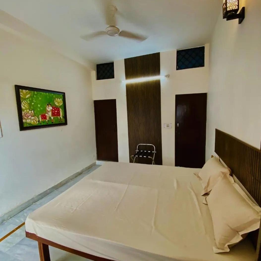 Holy Cow Hotel Rishīkesh Exterior foto